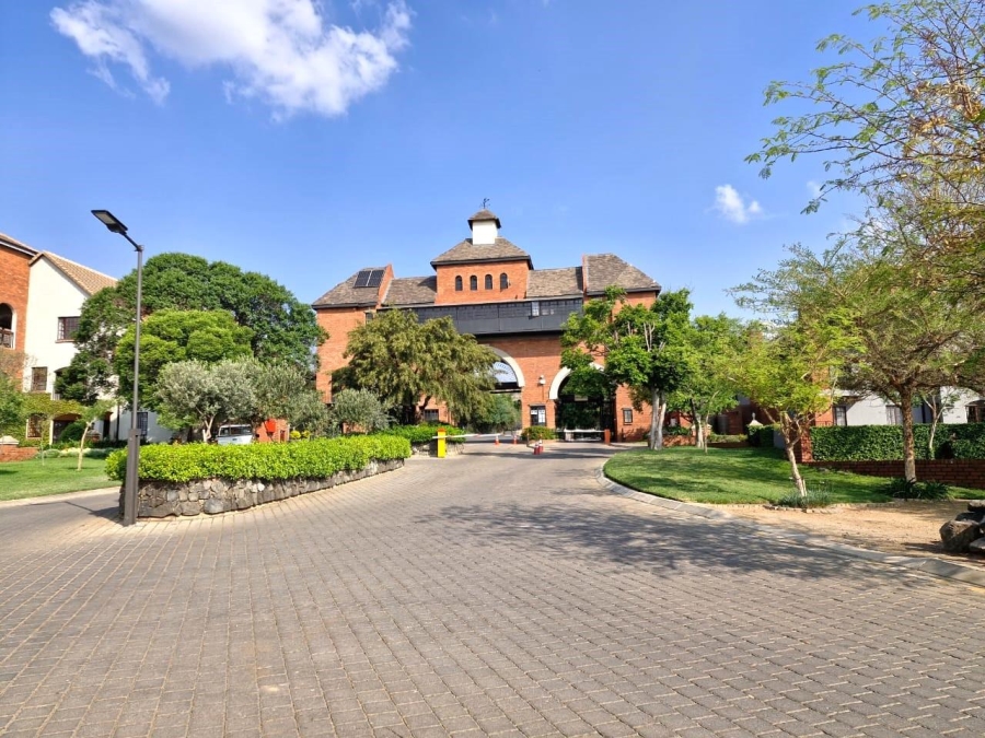 To Let 3 Bedroom Property for Rent in Meerhof North West